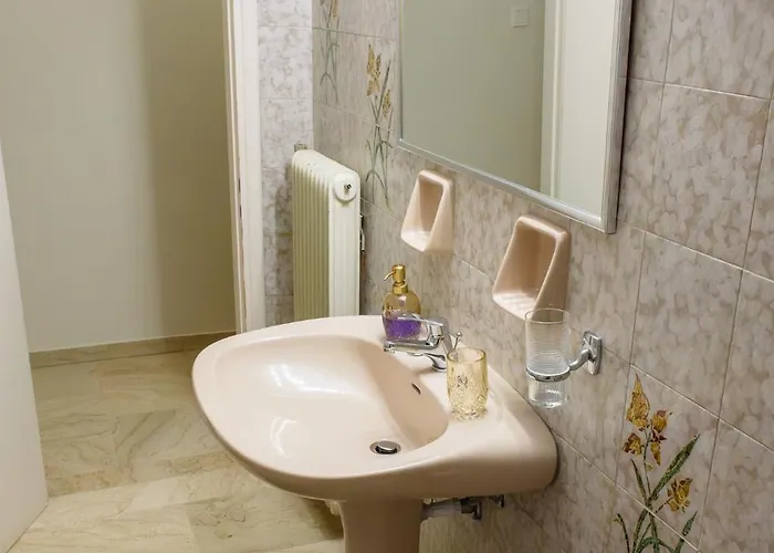 Joanna's Centre * Trípoli